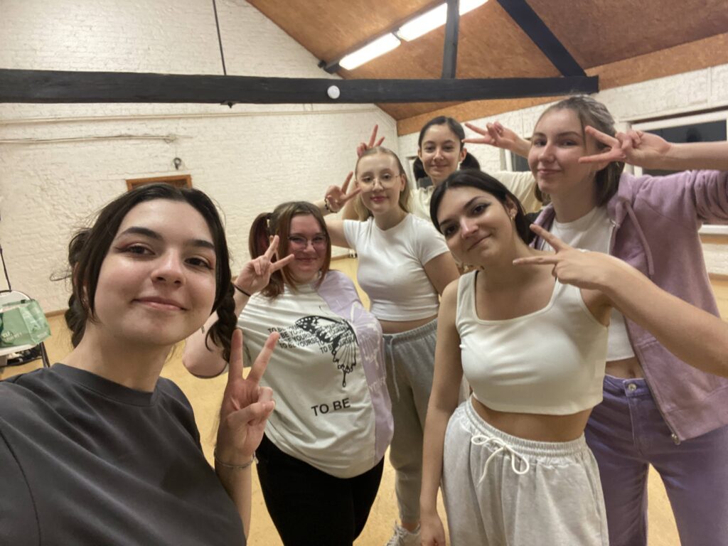 Singularity Studio | Cours de K-pop à Charleroi
